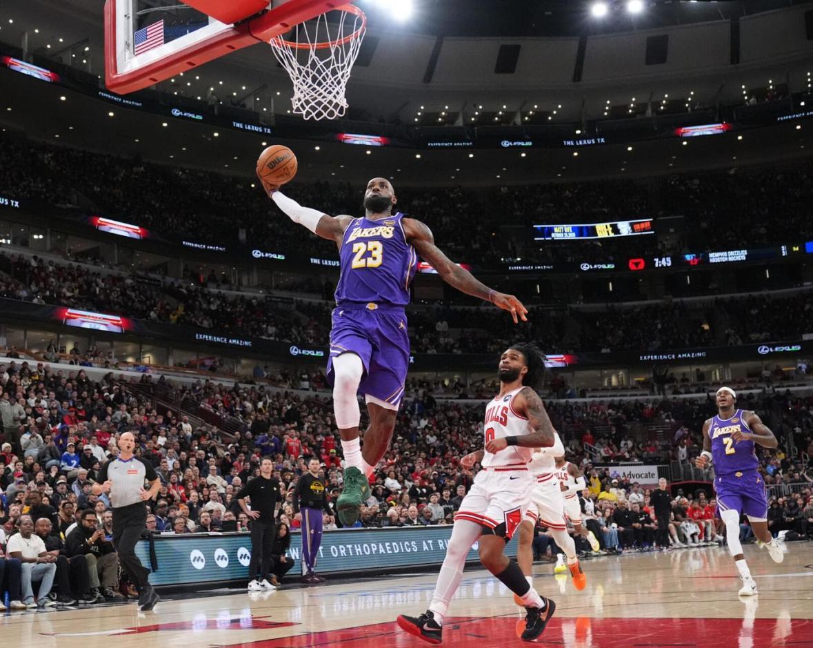 詹姆斯24+5创NBA历史第1神迹！东契奇46+7+11+8记3分刷爆纪录